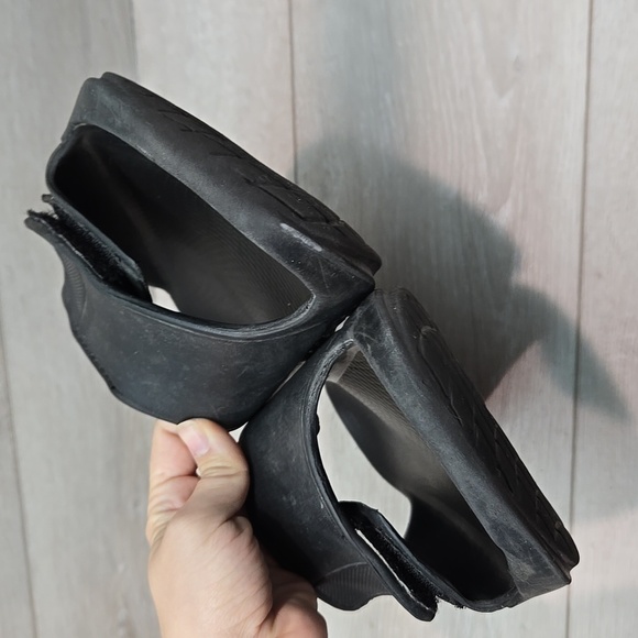 Oofos Mens Hook & Loop Black Slide Sandals Shoes Sz 13 - Picture 4 of 13